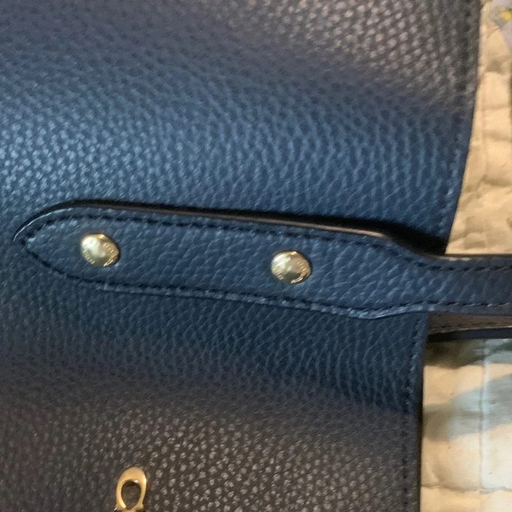 Coach Black Pebbled Leather Tote with Gold Logo - Picture 6 of 9